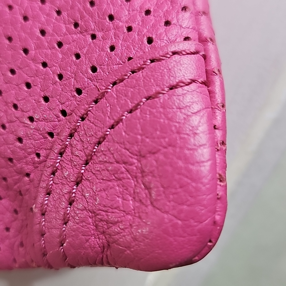 Banana Republic Bubblegum Pink Leather Ziptop Wristlet EUC - Picture 6 of 15